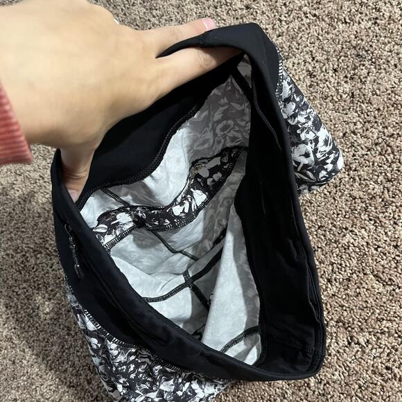 Lululemon Running Shorts Womens 4 Black White Floral Lined Zip Pocket Split Hem - Picture 4 of 8